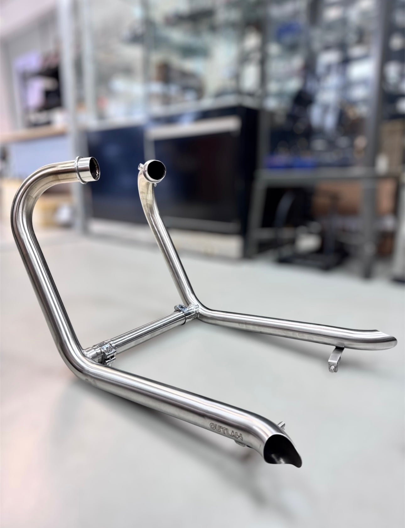 Bella Garage Outlaw Drag Pipes - Triumph Bobber
