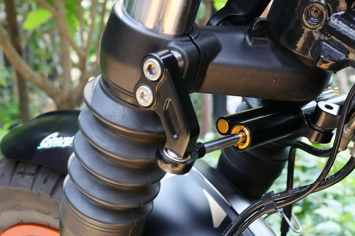 Bella Garage Ohlins Blackline Steering Damper Kit - Triumph Bobber / Speedmaster with 47MM Forks