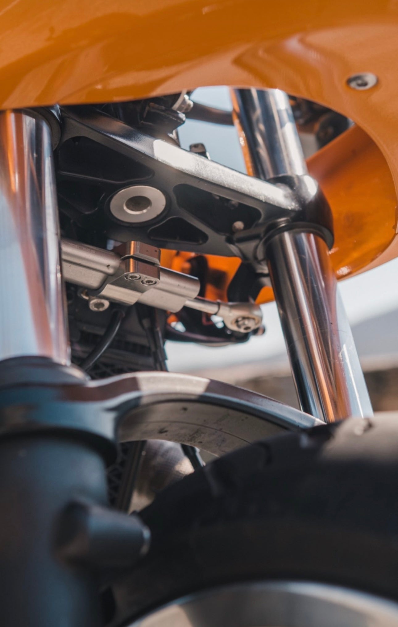 Ohlins Steering Damper Kit - Triumph Speed Twin 1200 (2019-2020), Thruxton Standard (2016-2019)