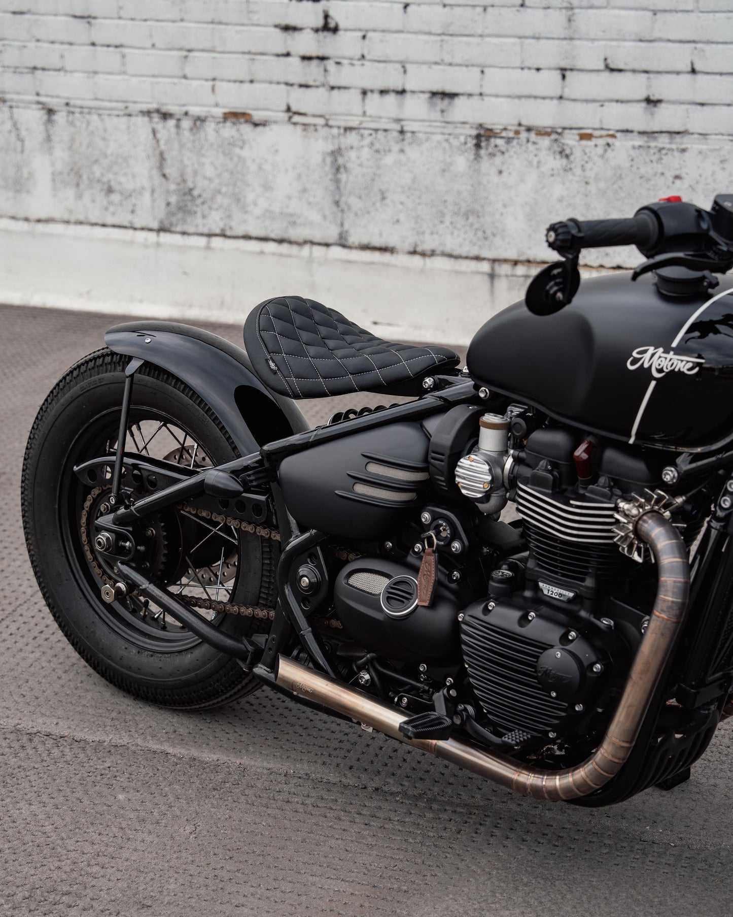 Motone King Cobra - Full Diamond Stitch - Triumph Bobber / Bobber Black