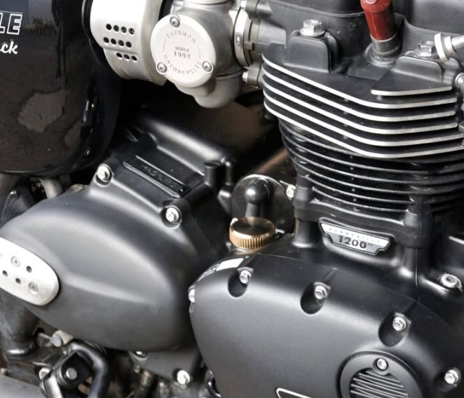 Brass Straight Knurl Oil Fill Cap - Triumph Modern Classics