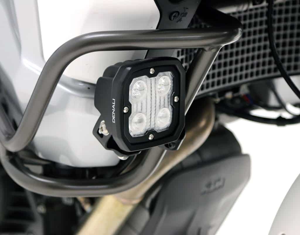 DENALI 21MM-29MM TUBE MOUNT KIT FOR MOUNTING AUXILIARY LIGHTS | BLACK