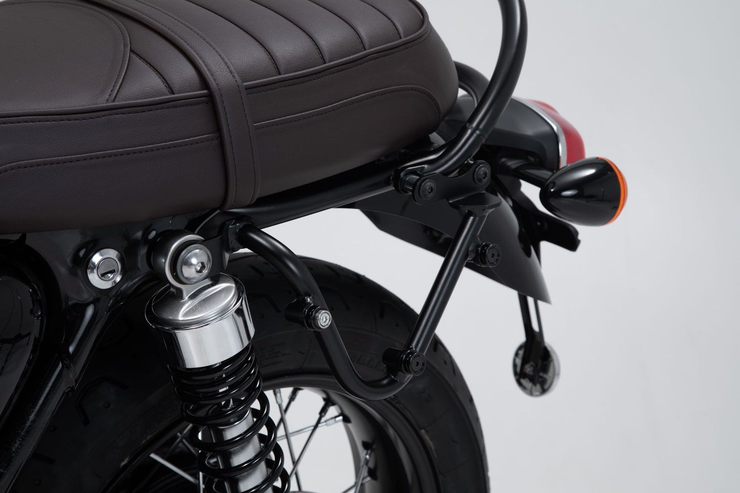 SW-Motech Legend Gear 27 L Saddlebag Setup with Quick Disconnect SLC Brackets - Triumph Bonneville T100 / T120