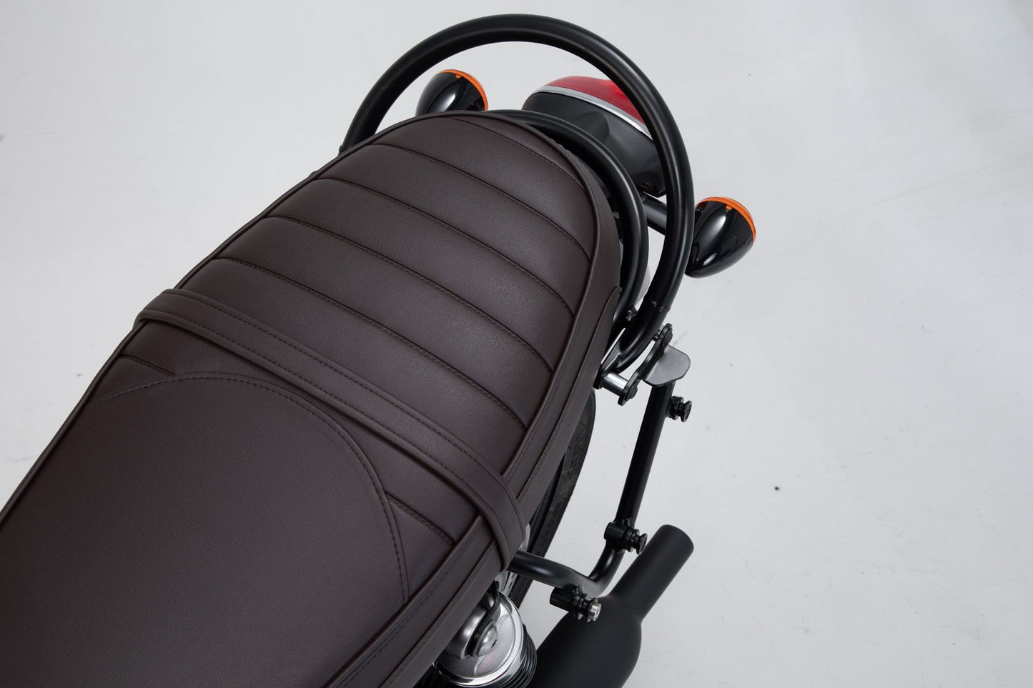 SW-Motech Legend Gear 27 L Saddlebag Setup with Quick Disconnect SLC Brackets - Triumph Bonneville T100 / T120