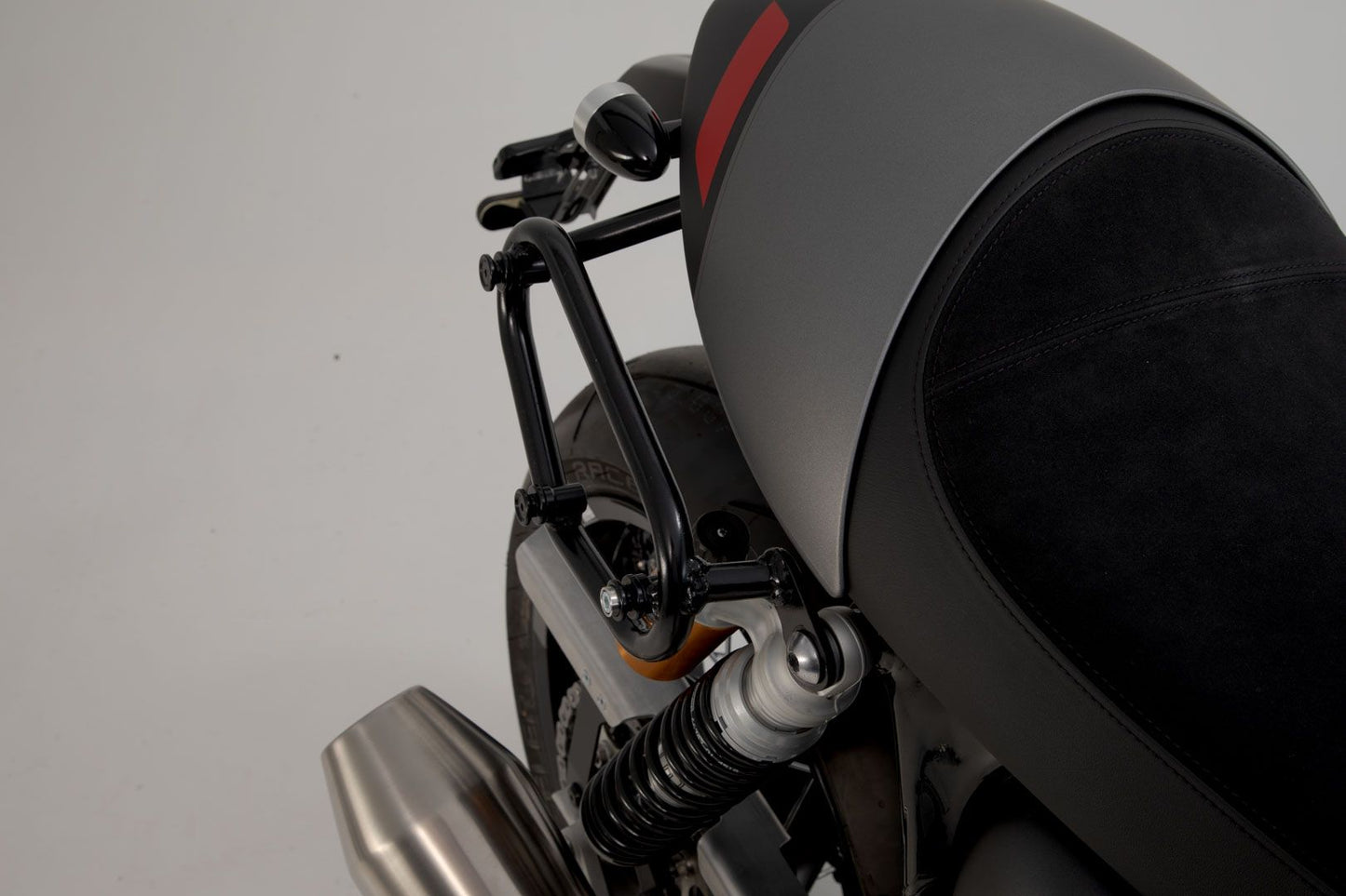 SW-Motech Legend Gear 19.6 L Saddlebag Setup with Quick SLC Disconnect Brackets - Triumph Thruxton RS / FE