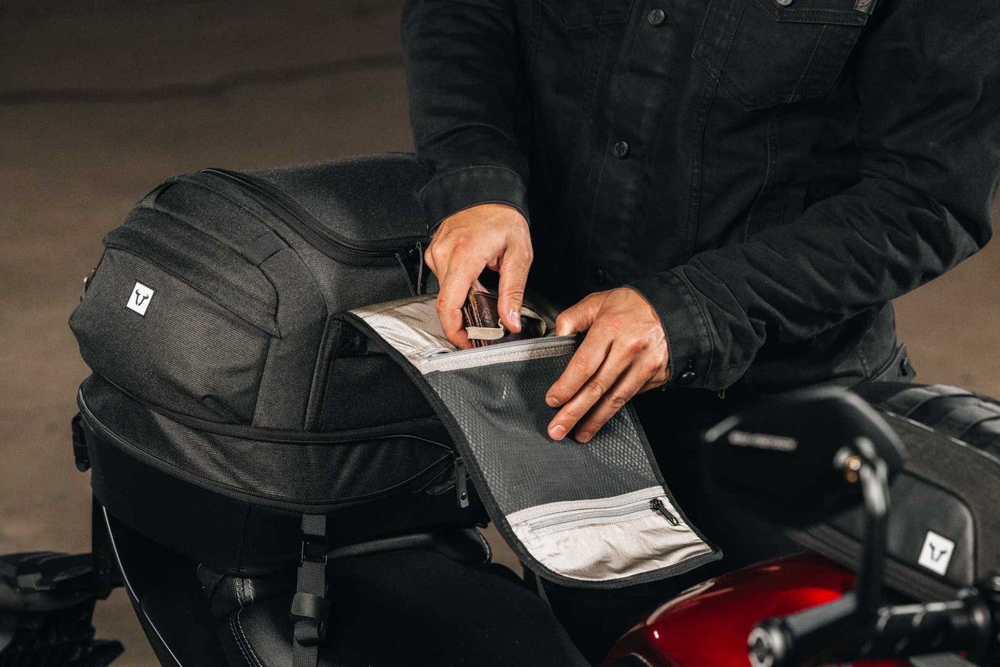 SW-Motech Legend Gear Tail Bag LR4 - 18-25 Liters