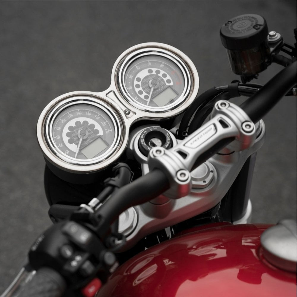 Motone The Speed Cuff - Speedo Cover - 2016+ T120/T100/Speed Twin/Thruxton - Polished