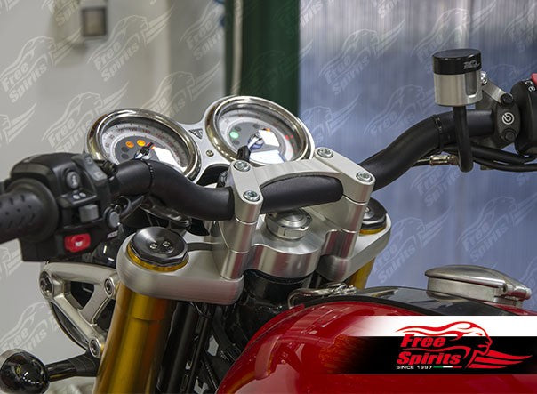Triple Clamp with Fat bar Risers - Triumph Thruxton R & RS
