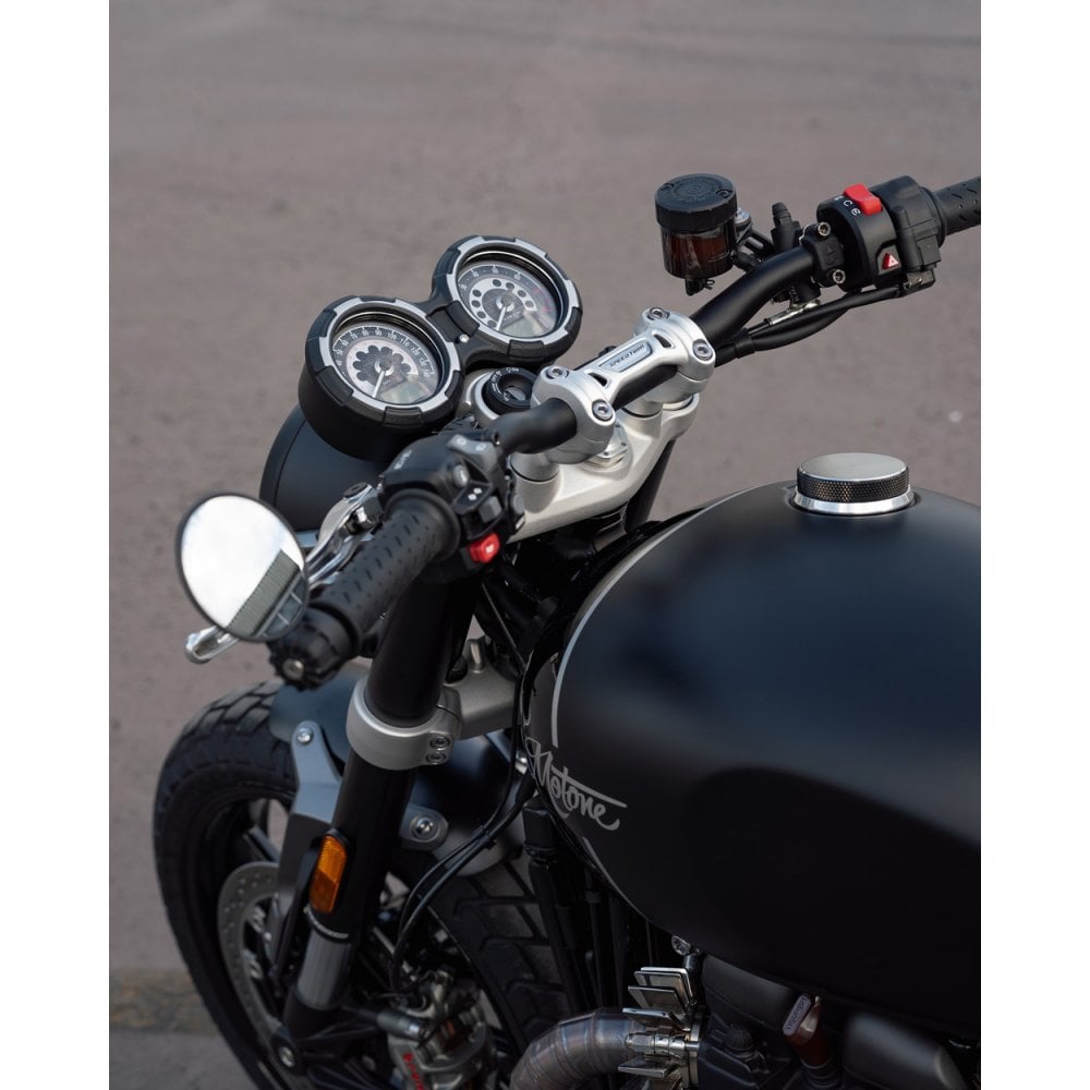 Motone The Peerless Gauge Cover - Contrast Black / Silver