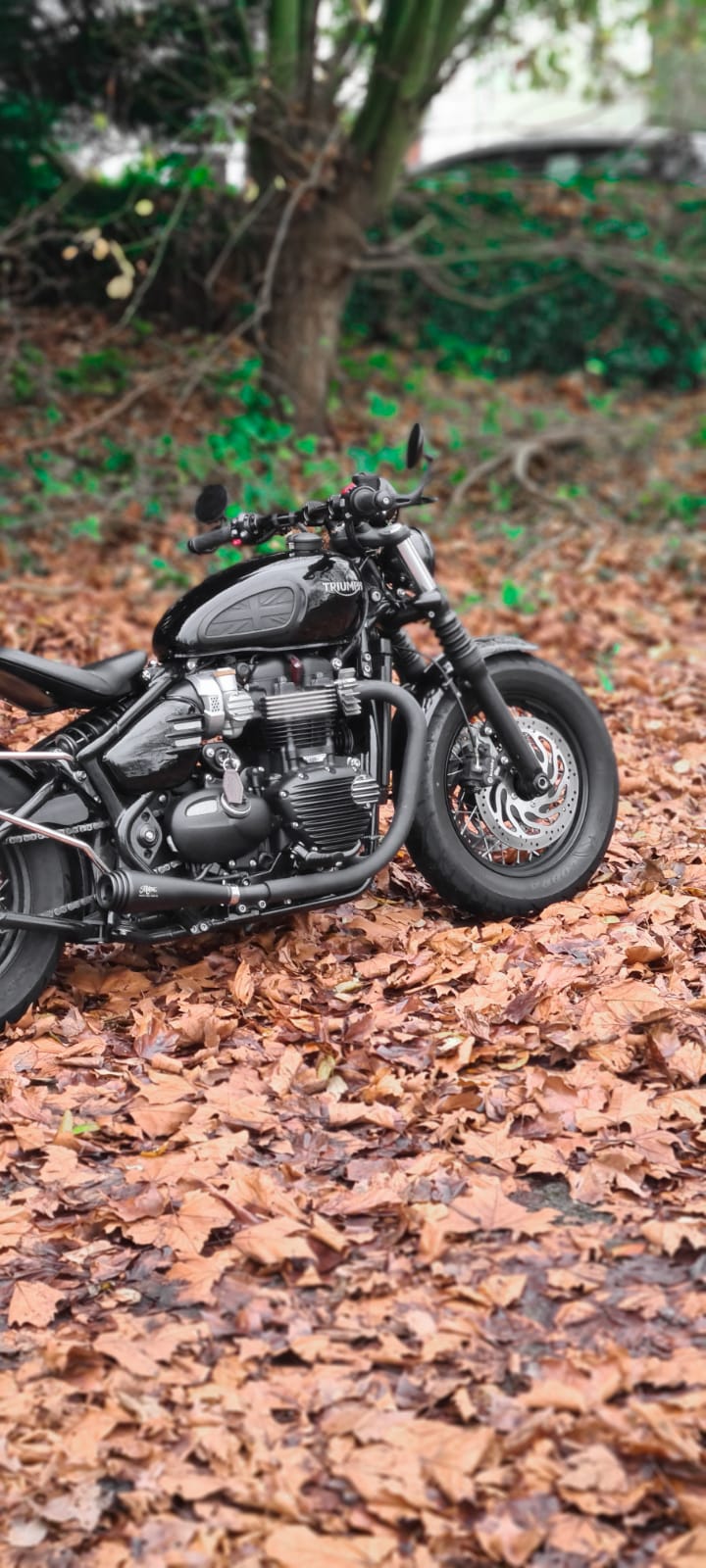 Motone Ribbed Side Covers - Matte Black - Triumph Bobber / Speedmaster