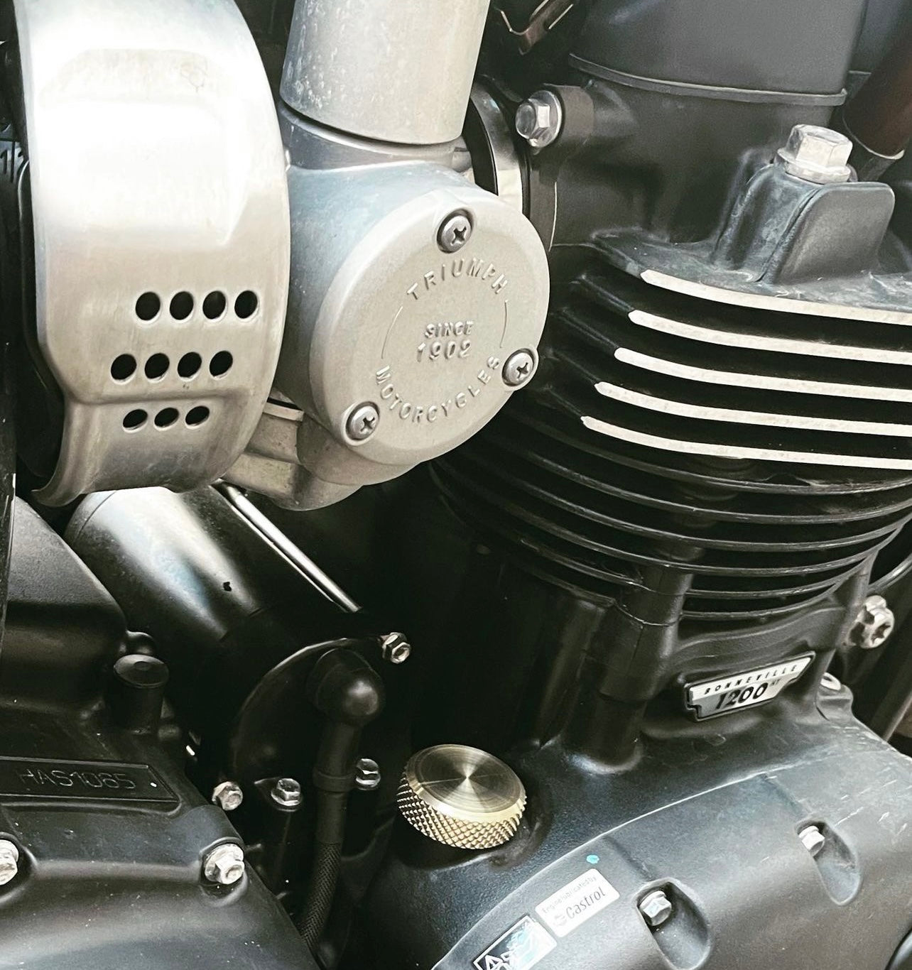 Vice Motorcycles Oil Fill Cap - Diamond Knurl - Brass