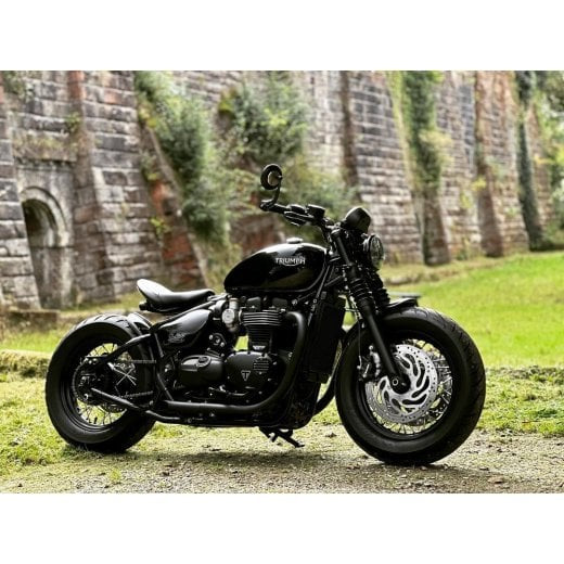 Motone Mayhem Shorty Turnout Muffers - Black - Triumph Bobber / Speedmaster