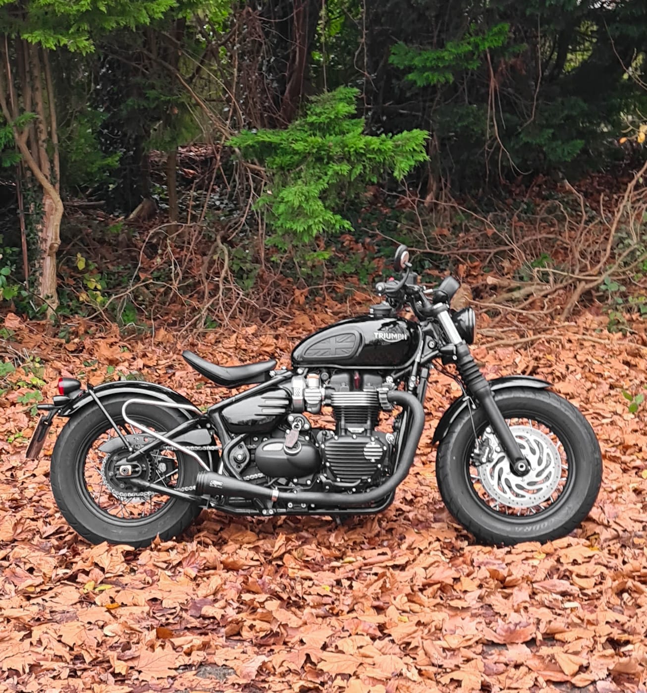 Motone Ribbed Side Covers - Matte Black - Triumph Bobber / Speedmaster