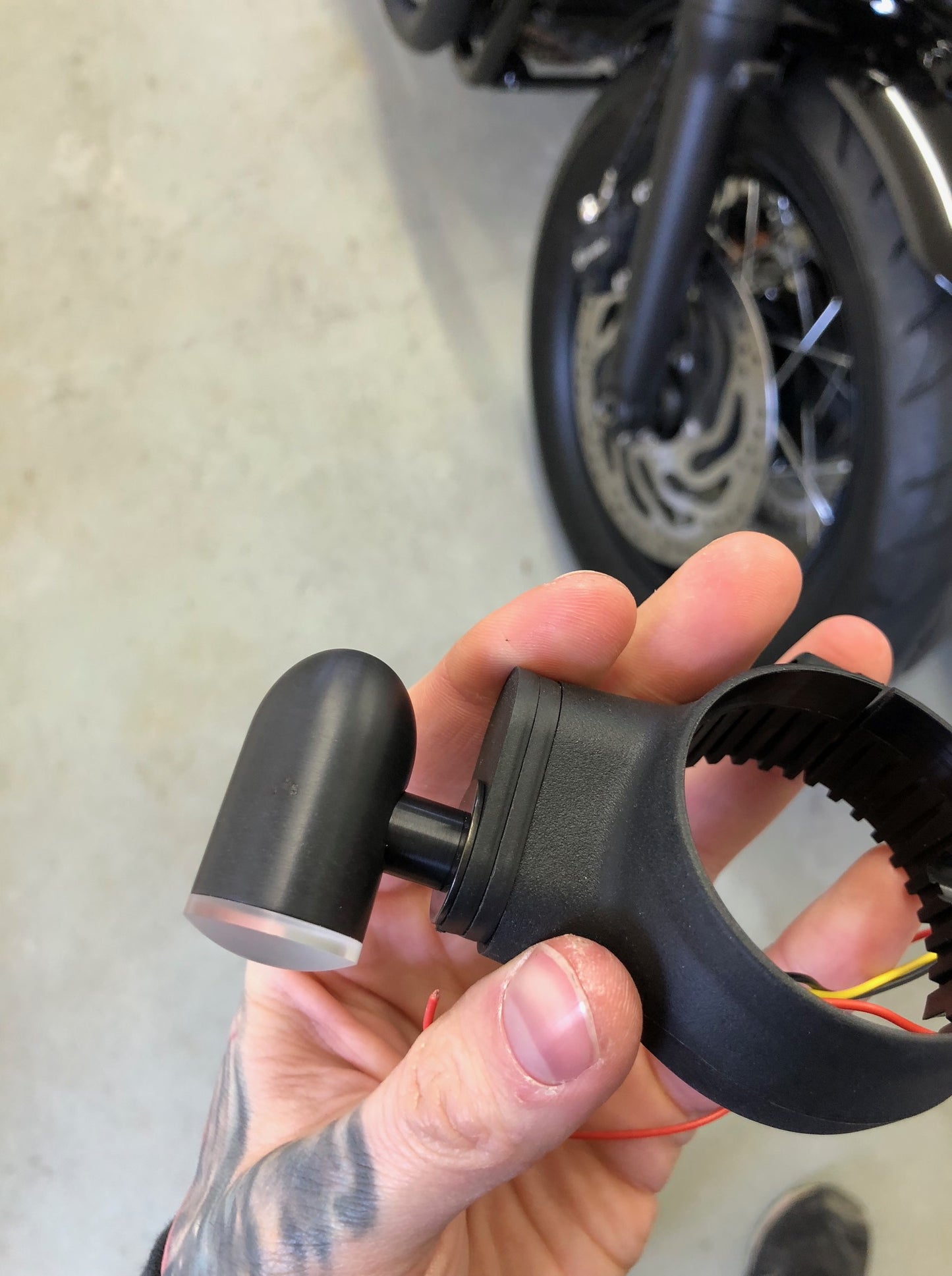 Rizoma FR217B Turn Signal Adapters - 2016+ Triumph Classics