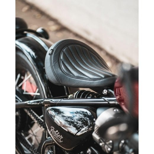 Motone King Cobra - Vertical Ribs - Triumph Bobber / Bobber Black