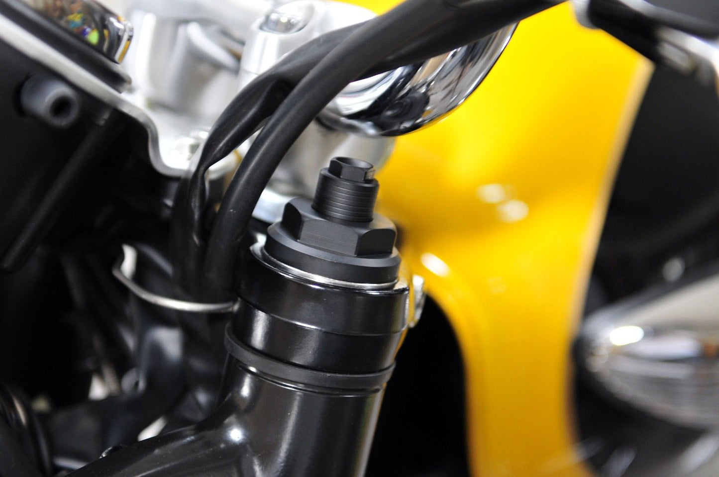Super Corse Preload Adjusters - Triumph Bonneville, Thruxton, Scrambler, Street Twin, Street Cup - Silver or Black