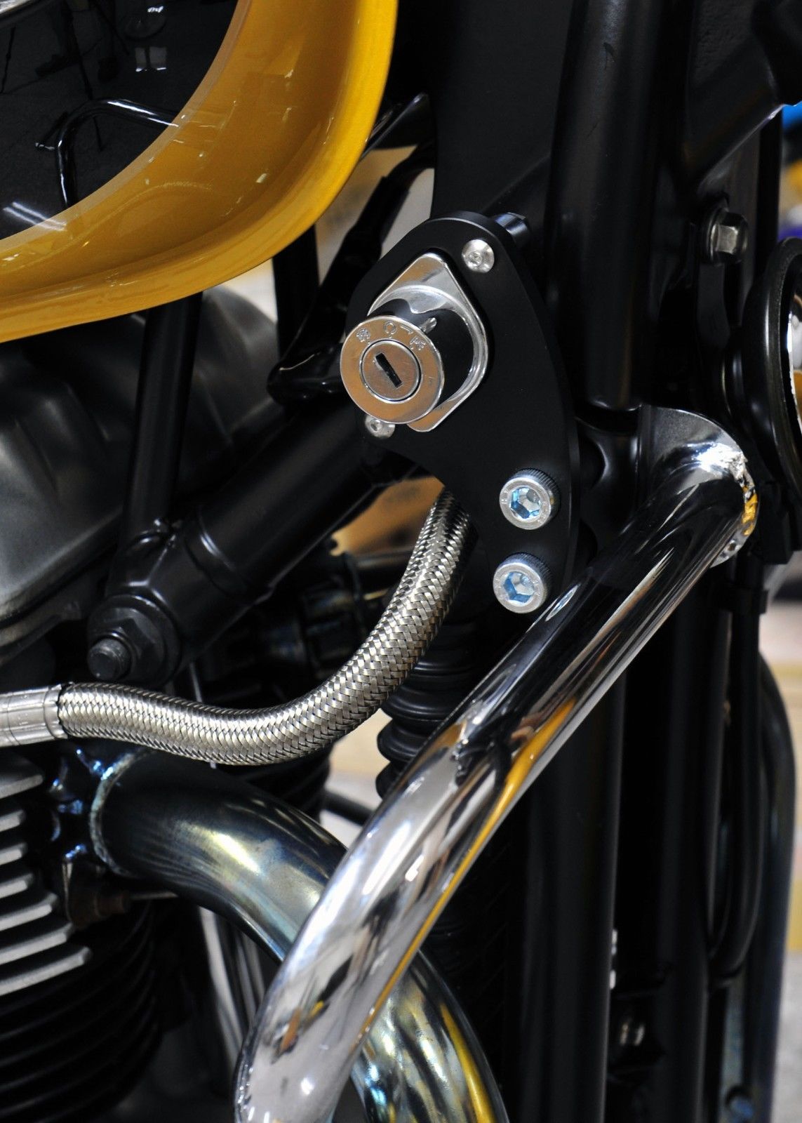 Super Corse Key Relocation Kit - Bonneville, Scrambler, Thruxton