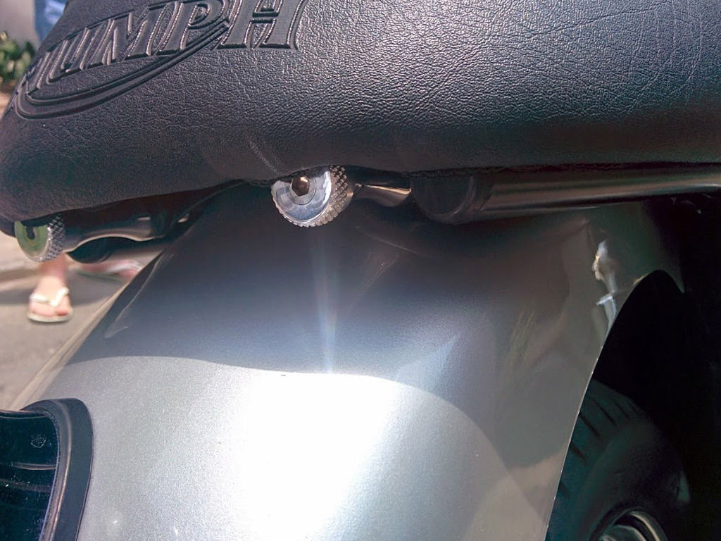 Motone Quick Release Seat Bolts - Silver or Black - Standard Length - 2001 - 2015 Triumph Classics
