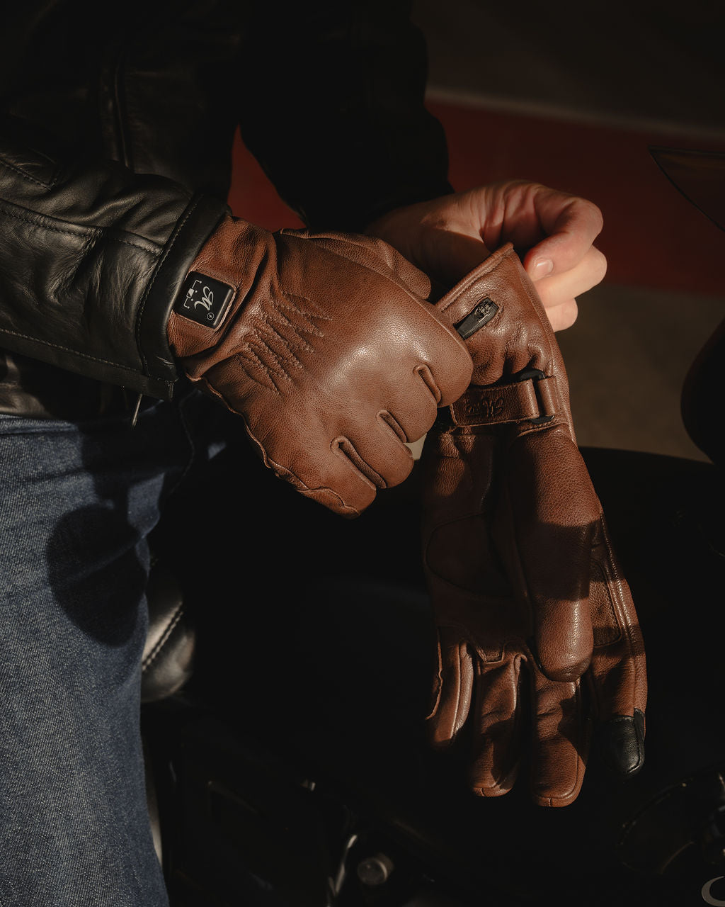 Motone Forno Heated Motorcycle Goatskin Leather Riding Gloves - Brown