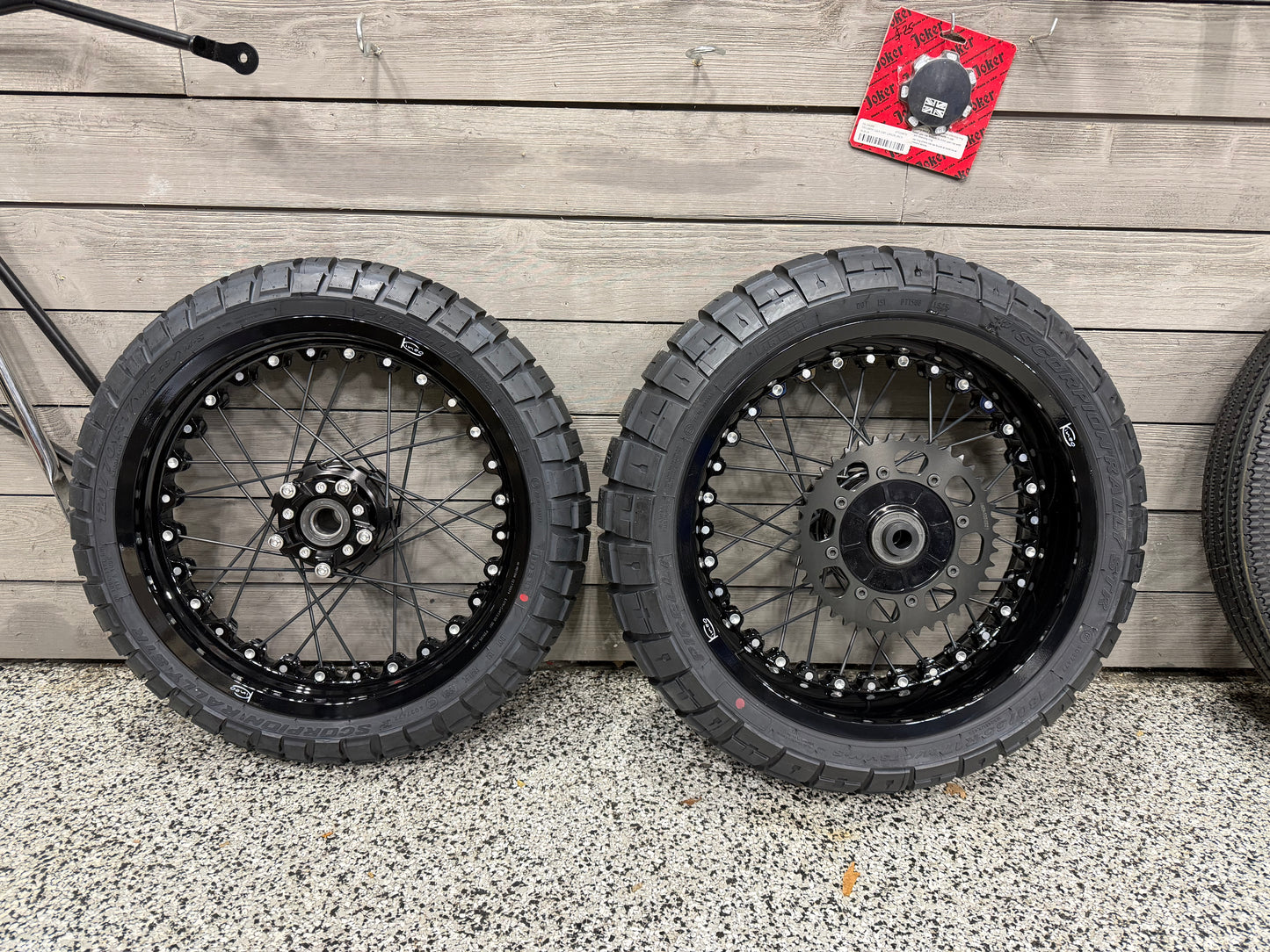 Kineo Rim Set 17X3.5 / 17X5.5 with Pirelli Scorpion STR tires - Triumph Thruxton R / RS