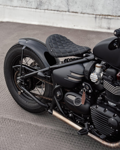 Motone King Cobra - Full Diamond Stitch - Triumph Bobber / Bobber Black