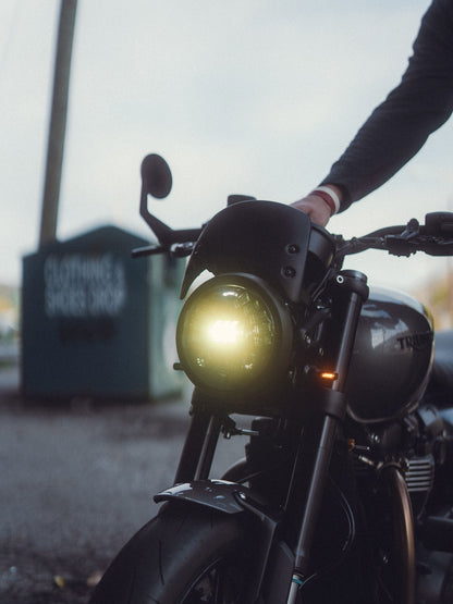 JW Speaker 8790 Adaptive 2 LED Headlight Upgrade - Triumph Thruxton R / 1200, T120, T100, Street Twin, Street Cup, Street Scrambler
