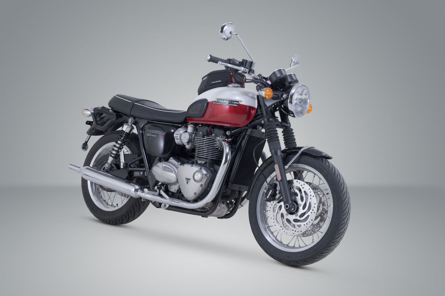 SW-Motech Lengend Gear 16 Liter Saddlebag Set with V-LOC Side Carriers - Triumph Bonneville T100 / T120