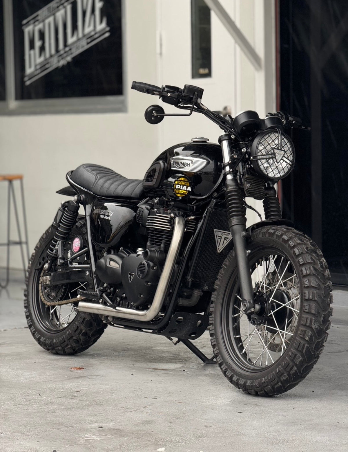 Bella Garage Outlaw Full Exhaust System Drag Pipes - Triumph Bonneville T100 / T120, Street Twin 900, Speed Twin 900