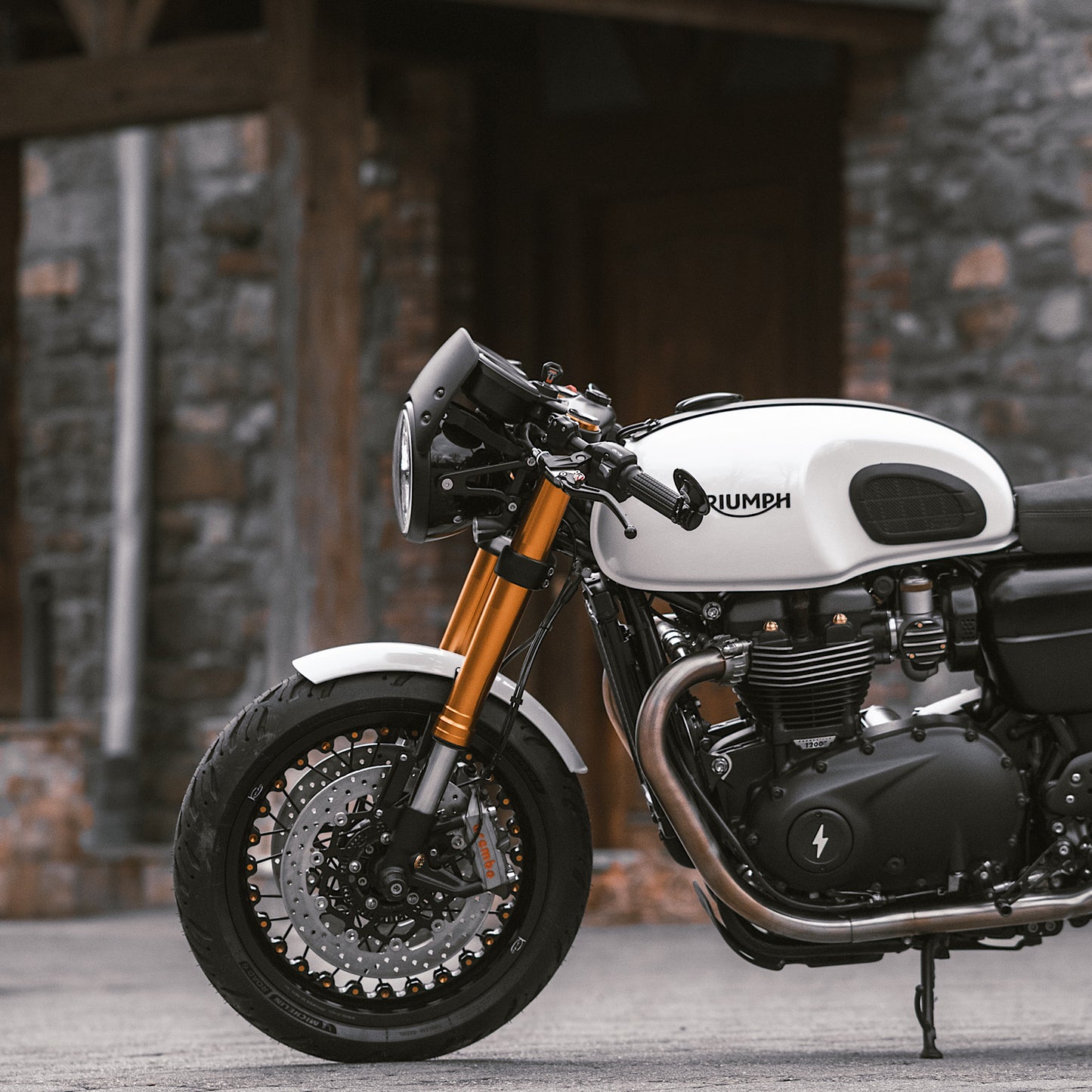 Rizoma Aluminum Low Headlight Fairing w/ Mounting Brackets - Black  - Triumph Thruxton R / RS