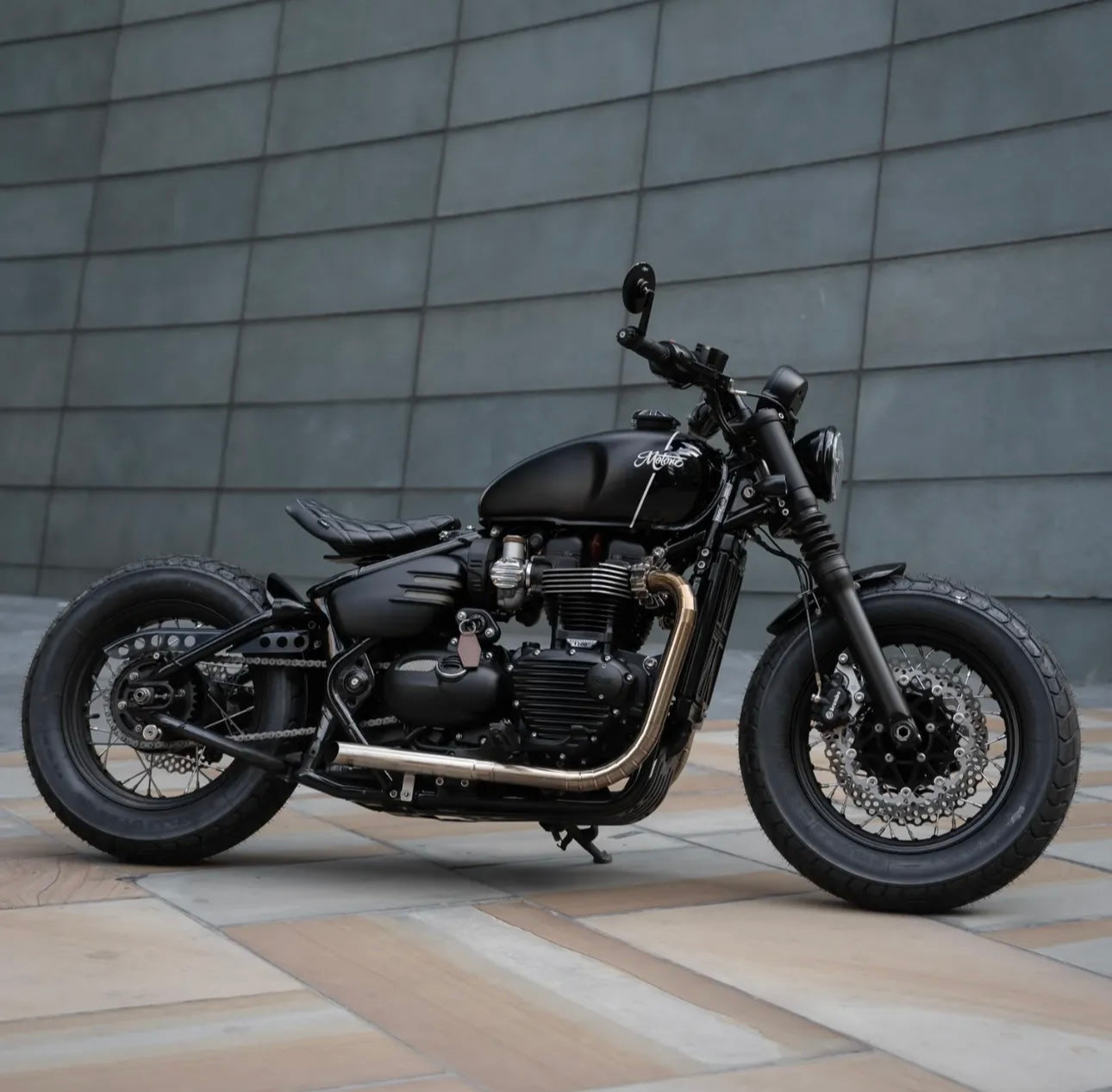 Motone SCOOP - Triumph Bobber Shorty Front Mudguard - Gloss Black