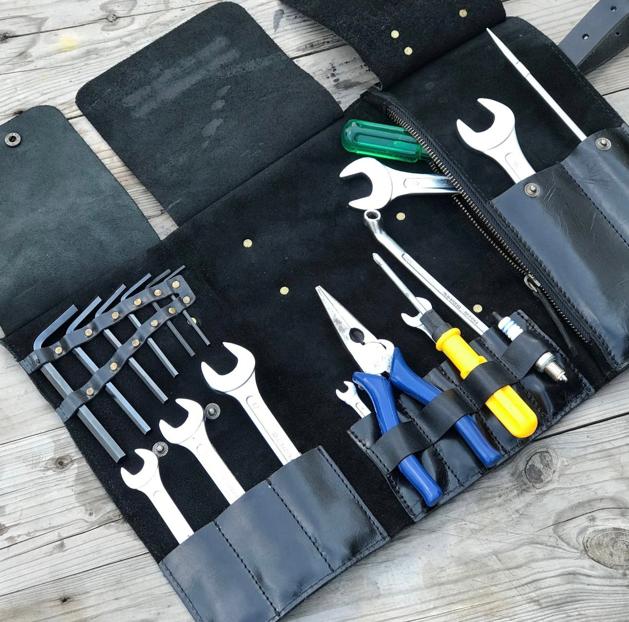 Trip Machine Leather Tool Roll - Black