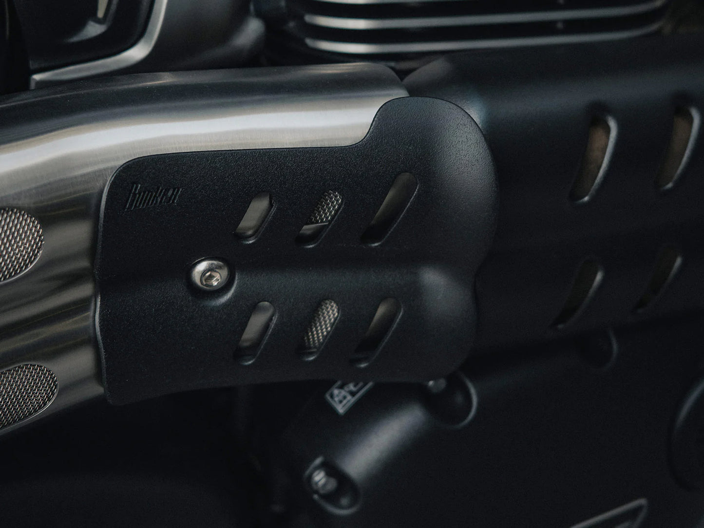Bunker Customs Leg Saver Heat Shield Extension - Triumph Scrambler / Street Scrambler 900