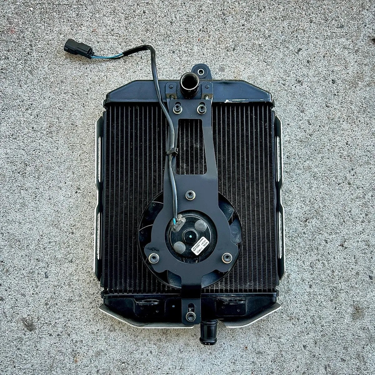 Scrambler Radiator Anvil Moto Steel Radiator Fan Bracket - Triumph Scrambler 1200 X / XE ...