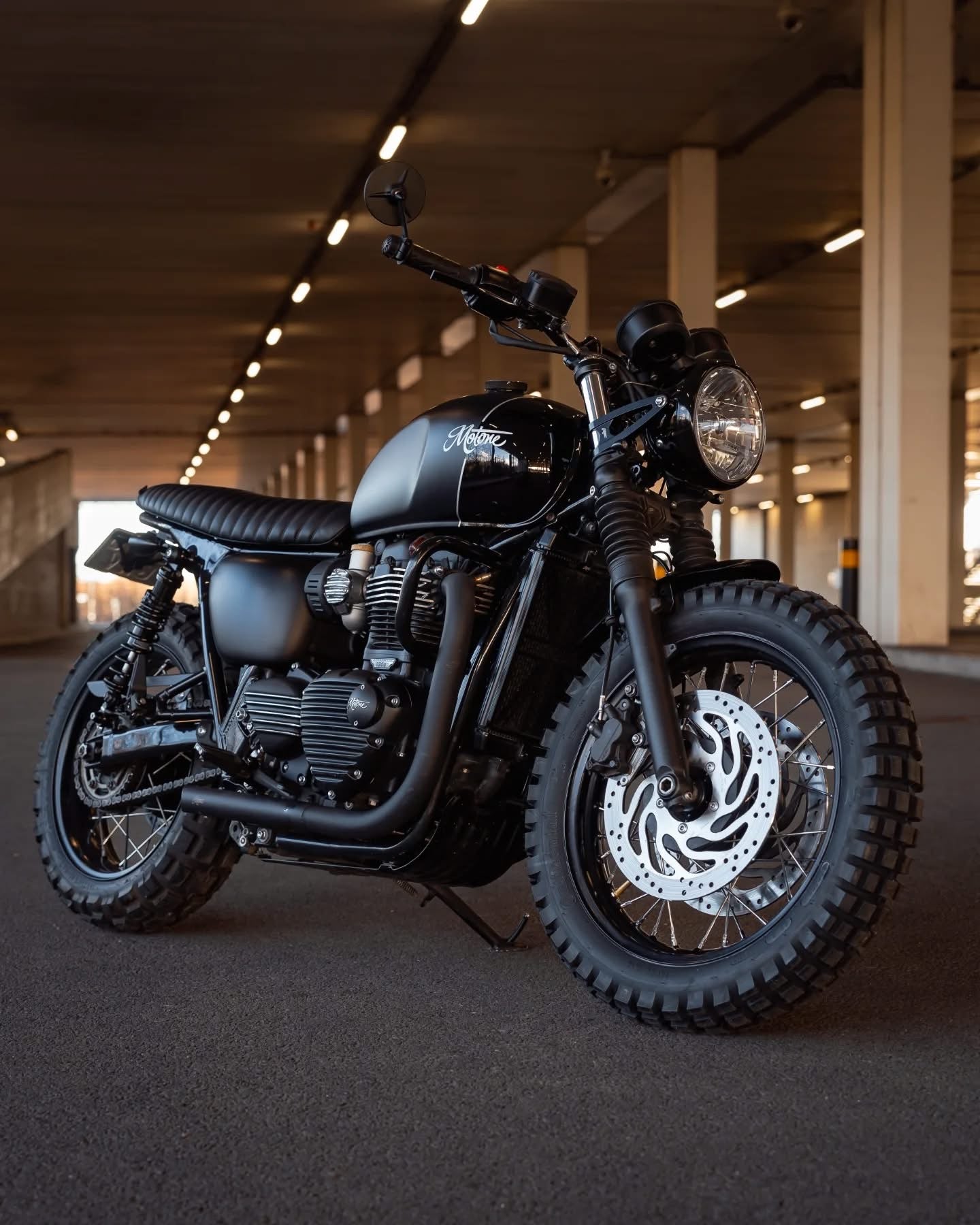 Motone Viper Mk.II - Double Stitched Skinny Ribbed Seat