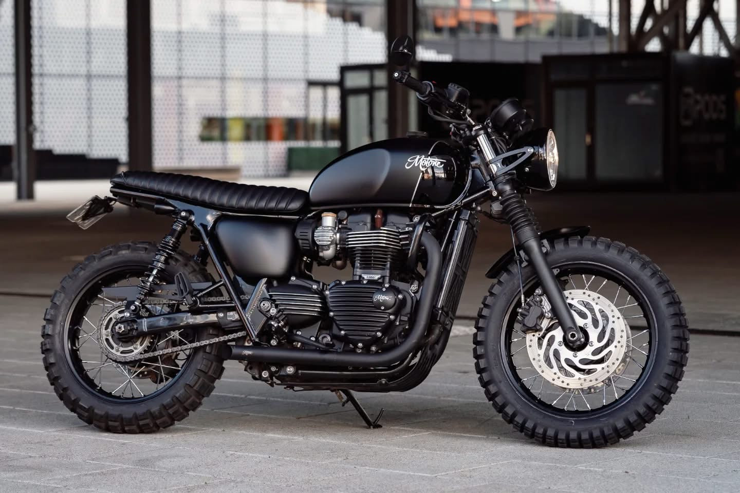 Motone The Blackadder - Low Profile Skinny Diamond Stitch Seat