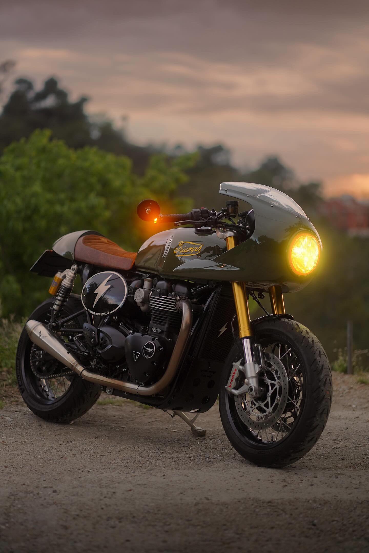 Retro Inspired LED Headlight - Yellow - 2016+ Triumph Classics