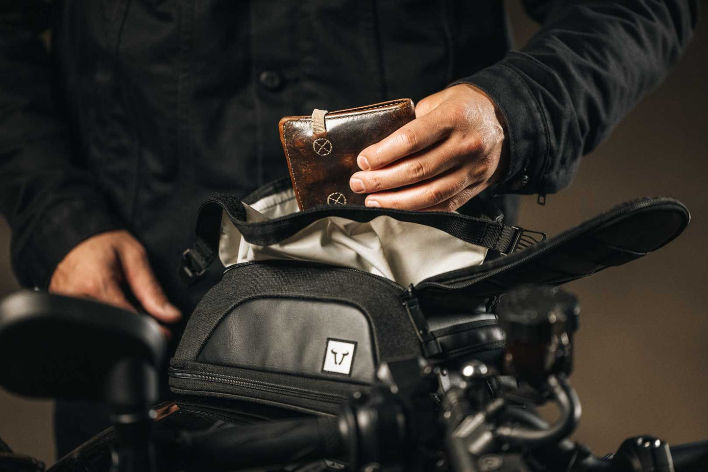 SW-Motech Legend Gear Magnetic Tank Bag - 3.5-5.5 Liters