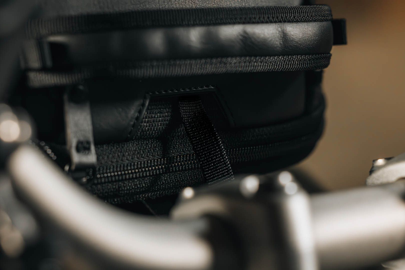 sw-motech legend gear lt1 SW-Motech Legend Gear LT3 Magnetic Tank Bag