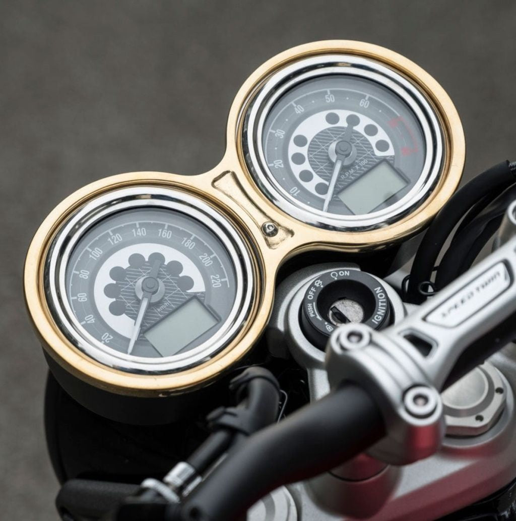 Motone The Speed Cuff - Speedo Cover - 2016+ T120/T100/Speed Twin/Thruxton - BRASS
