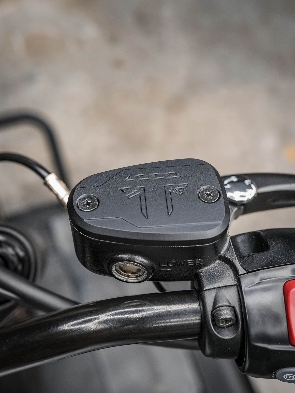 ClassicBike Raisch Milled Black Brake Reservoir Cover - A & J cycles ...