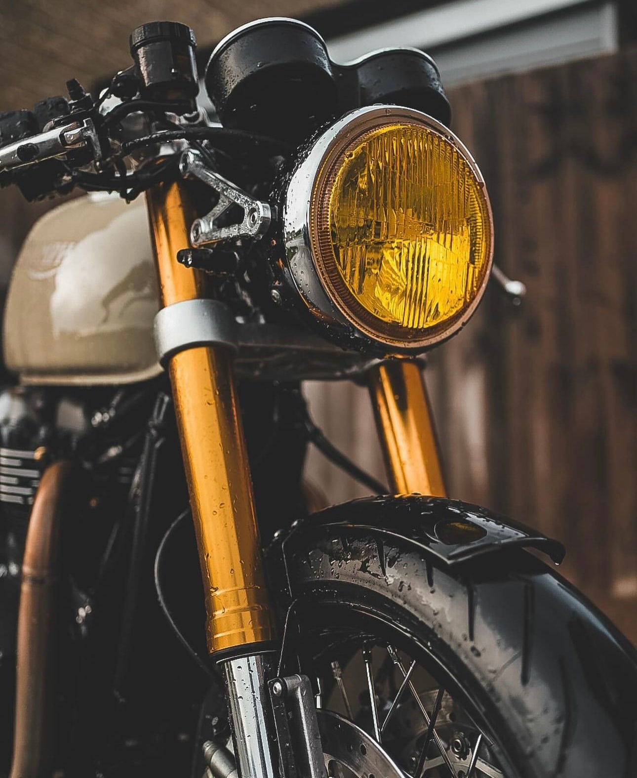Retro Inspired LED Headlight - Yellow - 2016+ Triumph Classics