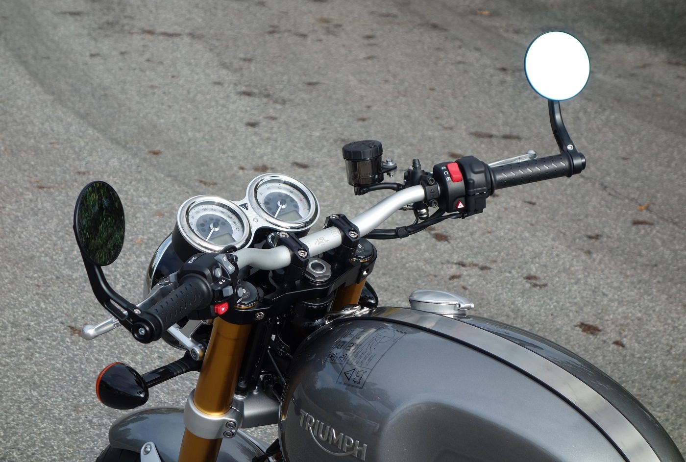 Triumph Thruxton R Renthal Handlebars ABM Triumph Thruxton R / RS Handlebar Conversion Kit - A & J cycles – A ...