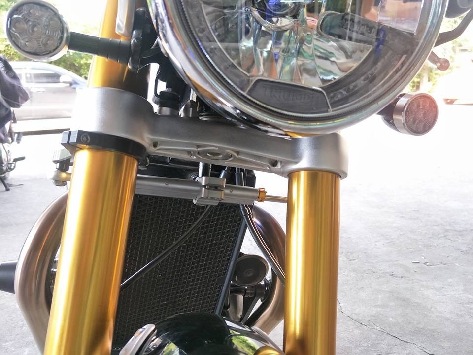 Ohlins Steering Damper Kit - Triumph Thruxton R / RS / TFC, Speed Twin 2021+
