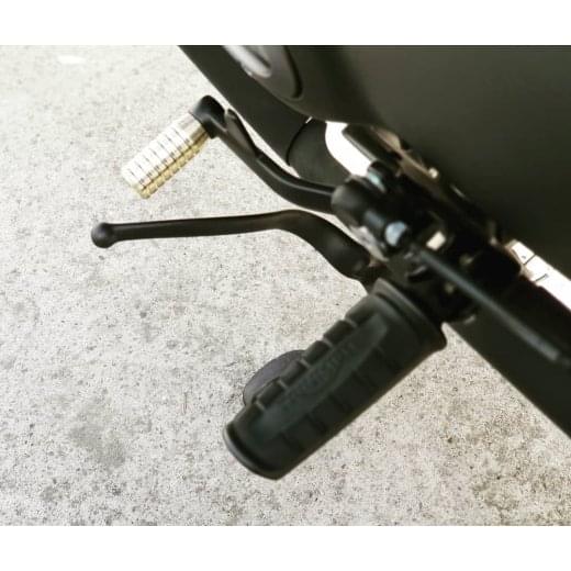 Motone Shift Peg - Ribbed - Brass - 2001+ Triumph Classics