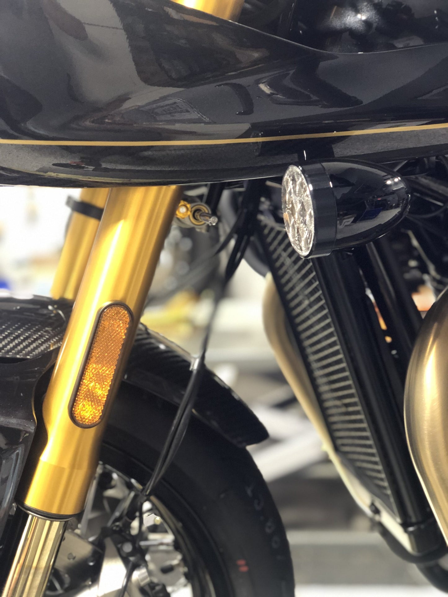Ohlins Steering Damper Kit - Triumph Thruxton R / RS / TFC, Speed Twin 2021+