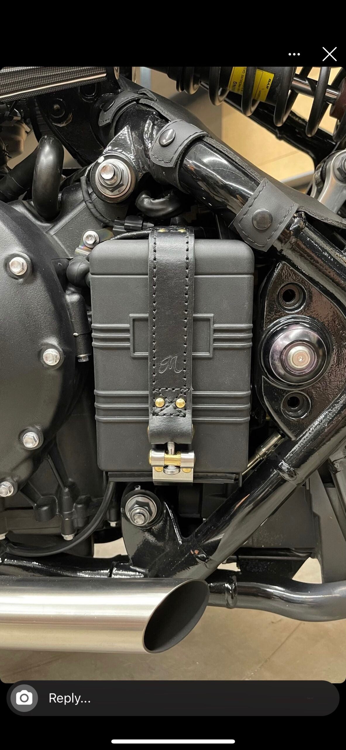 Motone The Beltane - Bobber/Speedmaster Battery Strap - Black Leather & Brass