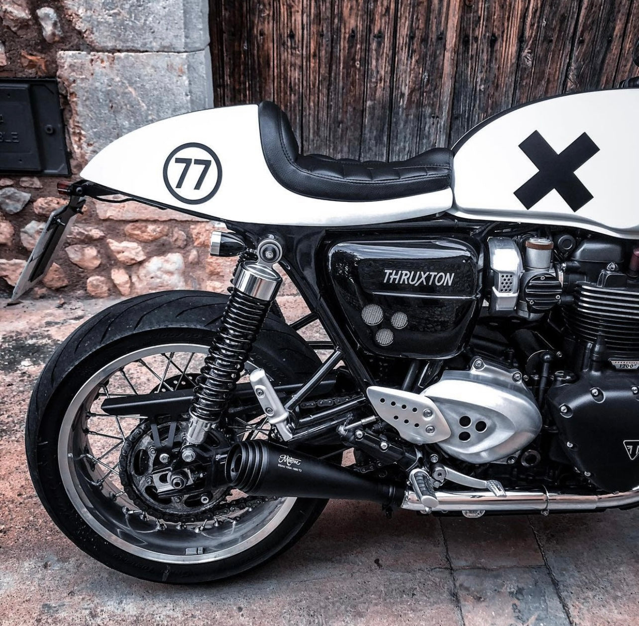 Motone Saturn V Slip Ons - Black - Triumph Thruxton R / RS,  Speed Twin